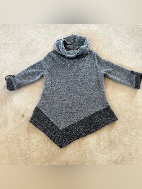 SJS turtleneck sweater / Size L